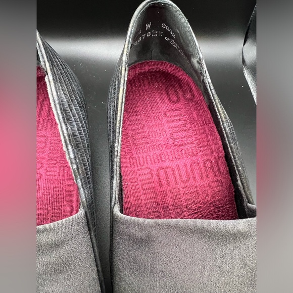 MUNRO Billie Pump women’s Heels Size 6.5Wide in Grey Lizard/Grey Fabric - Picture 11 of 12